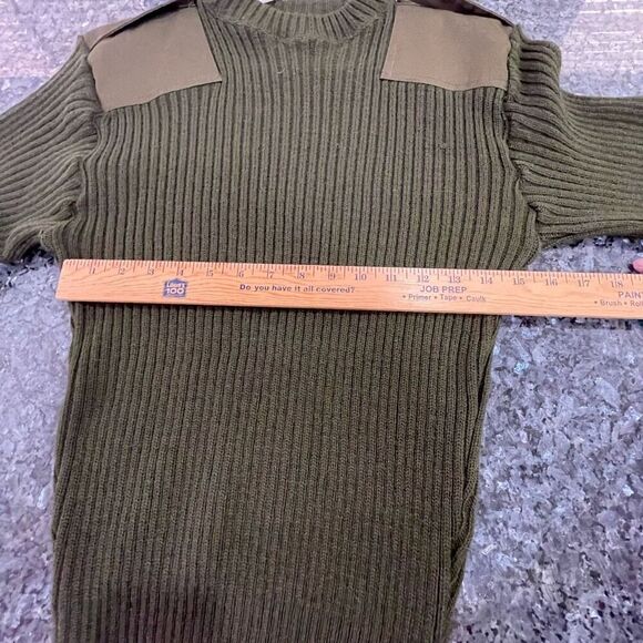 DSCP U.S. Military Service 100% Wool Sweater w/ Epaulets - Olive Green - Size 38 - Picture 8 of 10